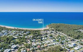 On Agnes Time • Beach House For 10 • Bbq Deck • Walk To Beach